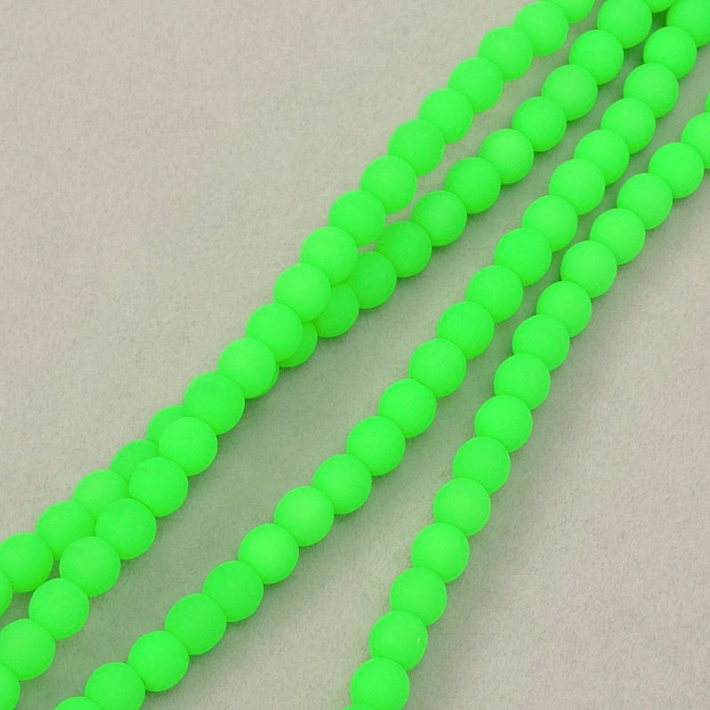 Fil de perles de Bohème rondes 4mm vert fluo opaque