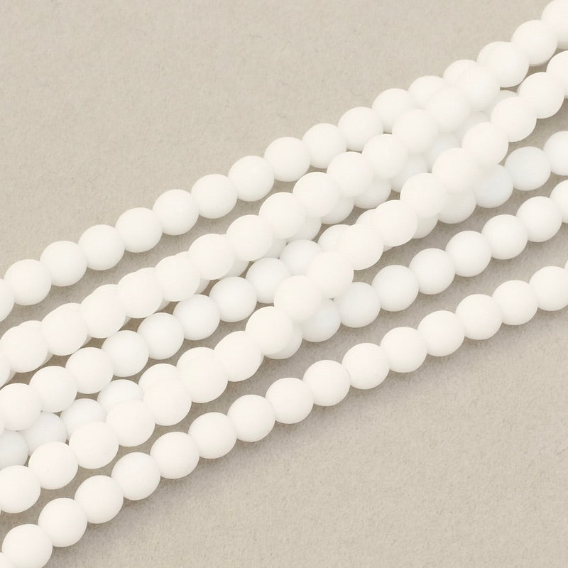 Fil de perles de Bohème rondes 4mm blanc opaque