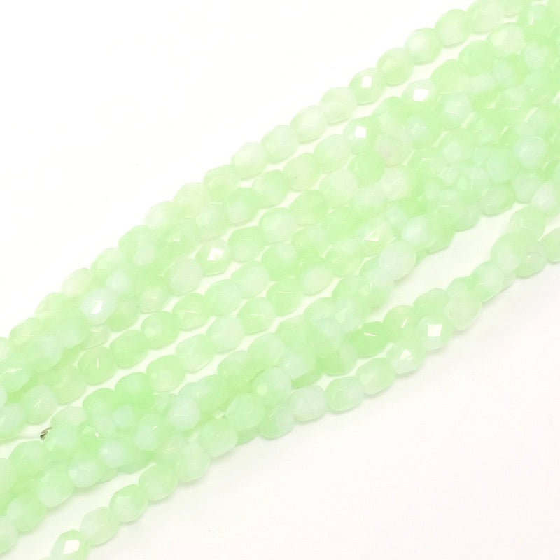 Fil de perles de Bohème rondes facettées 4 mm vert pastel