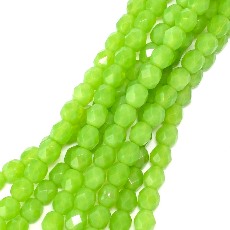 Fil de perles de Bohème rondes facettées 6mm vert opaque