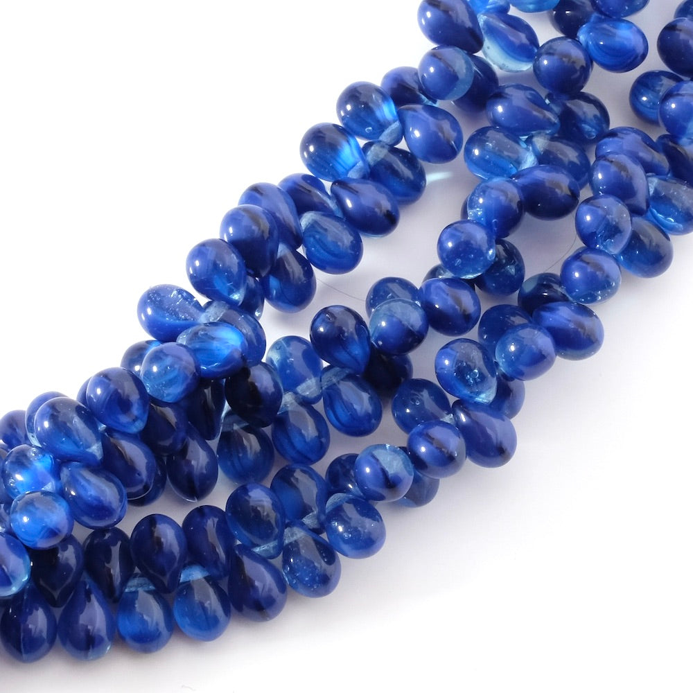 Fil de perles de Bohème gouttes 5x7mm nuances de bleu