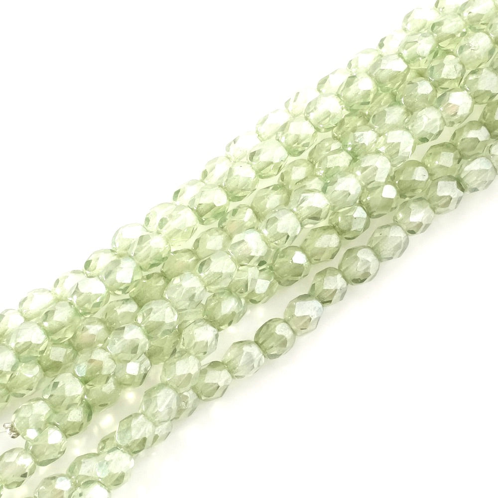 Fil de perles de Bohème rondes facettées 4 mm vert