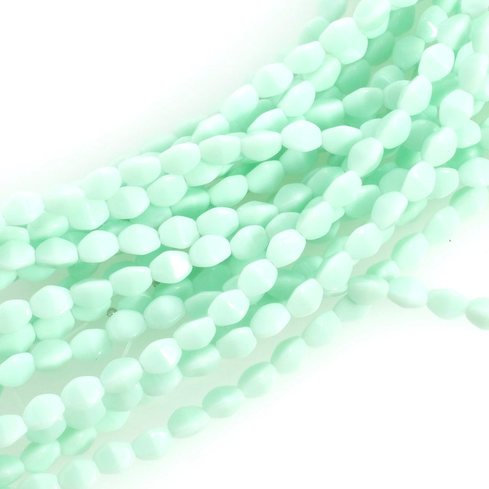Fil de perles de Bohème Olives facettées 5mm vert pastel