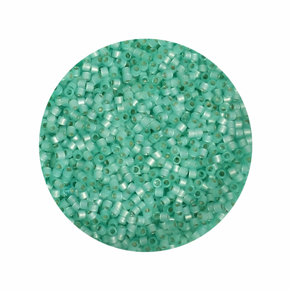 8 grammes de perles Miyuki Délica 11/0 Dyed Light aqua green S/L Alabaster DB0626