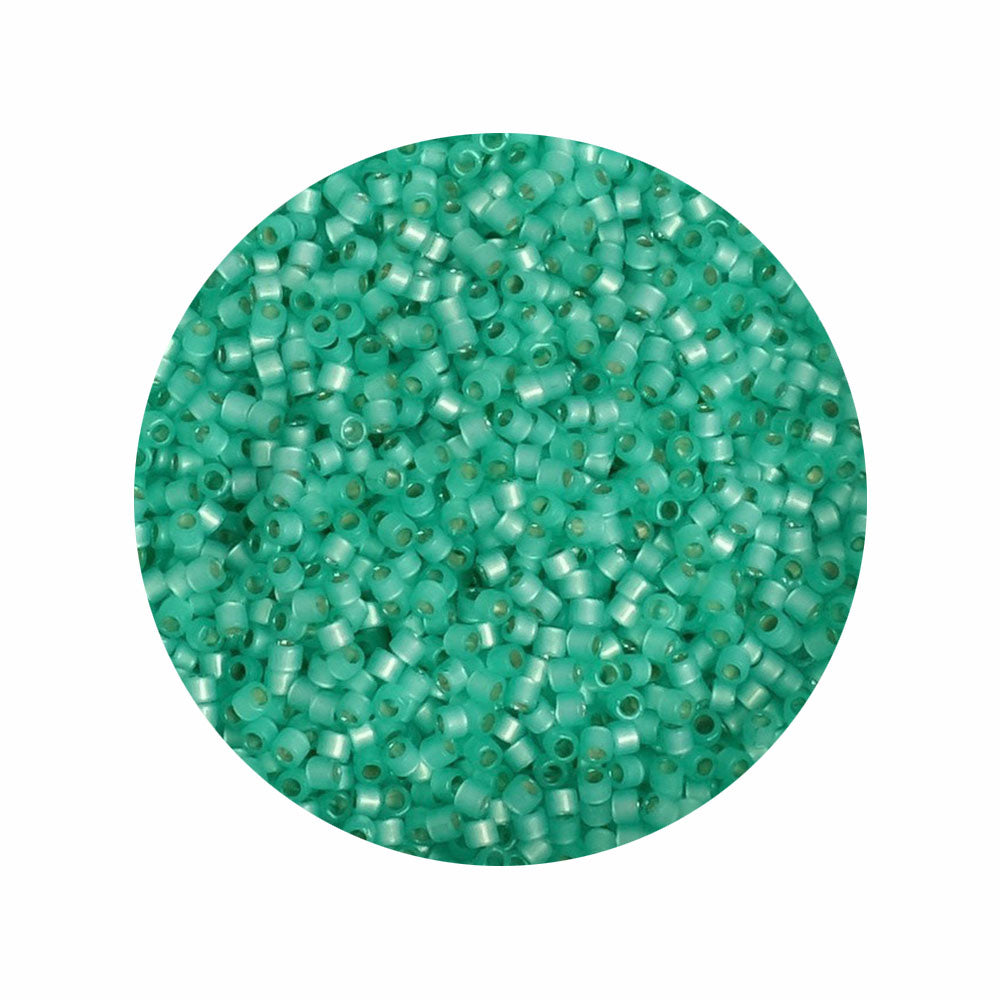 8 grammes de perles Miyuki Délica 11/0 Dyed aqua green S/L Alabaster DB0627