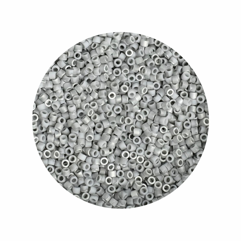 Perles Miyuki Délica 11/0 Labrador Mat DB2204 en verre.