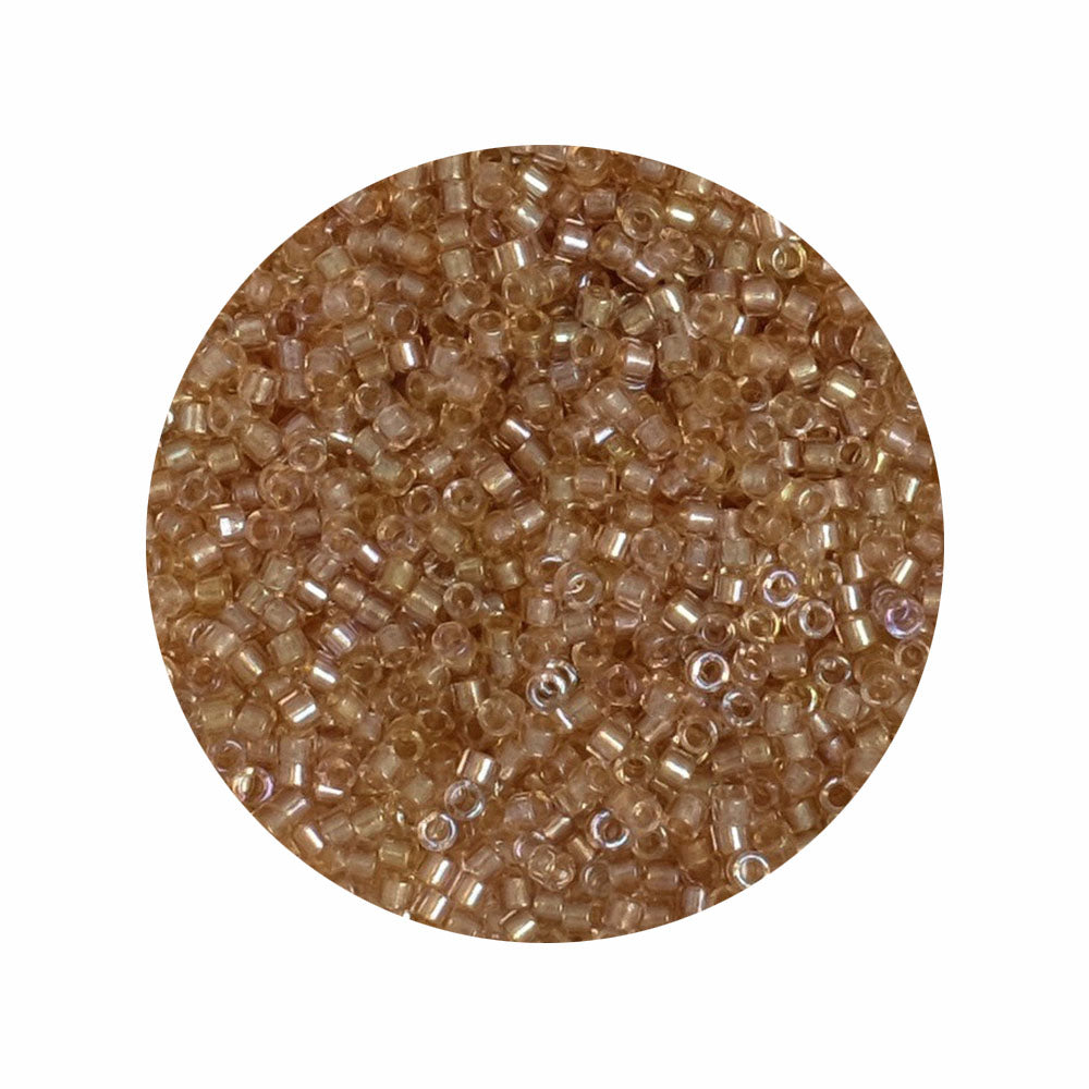 Perles Miyuki Délica 11/0 cylindriques couleur Fancy Lined Blush.