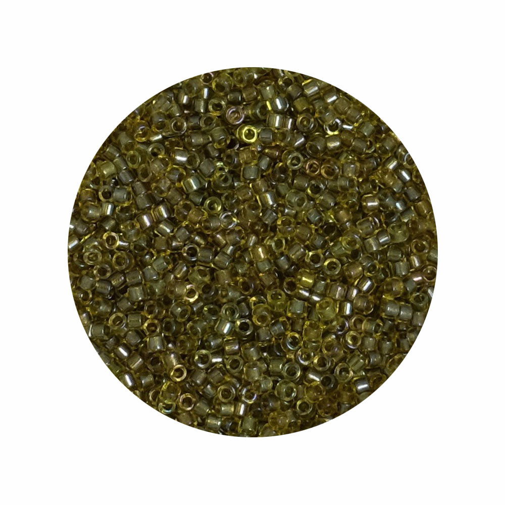 8 grammes de perles Miyuki Délica 11/0 Fancy Lined Lime DB2377.