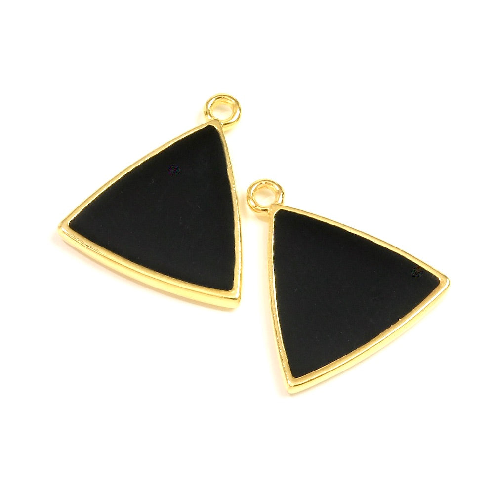 2 pendentifs triangles émaillés noir en Zamak doré Or 24K