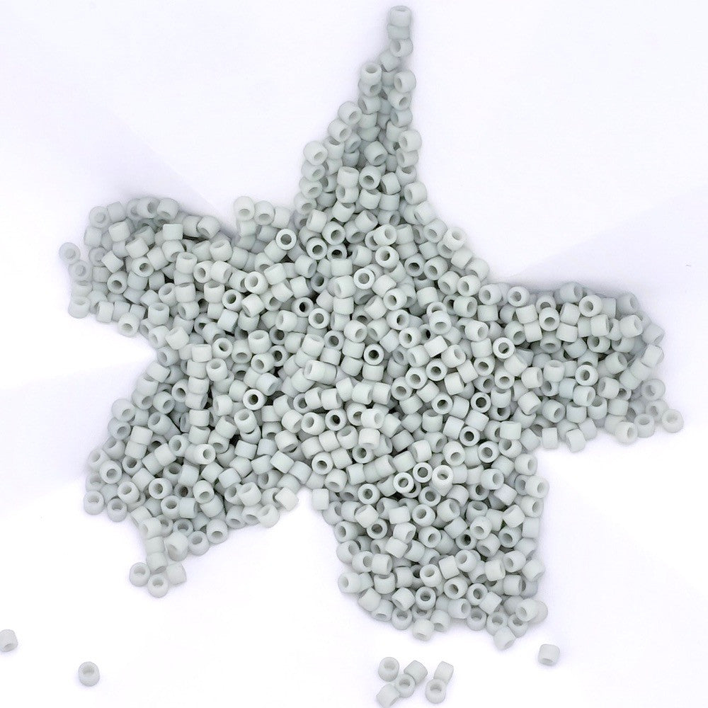 5 grammes de perles Miyuki Délica 11/0 Matte Op Glazed Shark Fin DB2281.