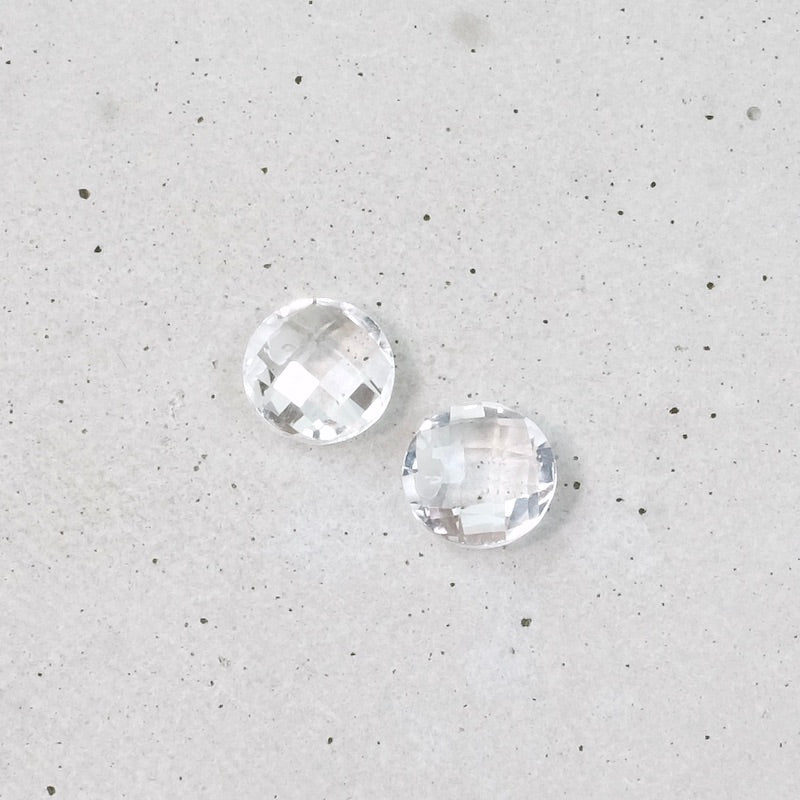 Pendentif rond facetté 8mm en  pierre naturelle cristal de Quartz