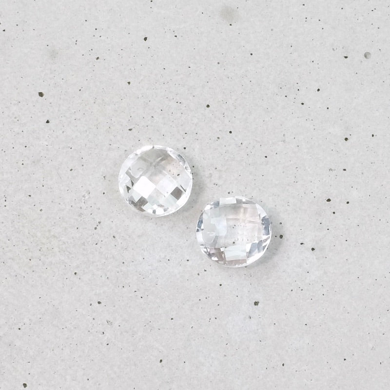Pendentif rond facetté 8mm en  pierre naturelle cristal de Quartz