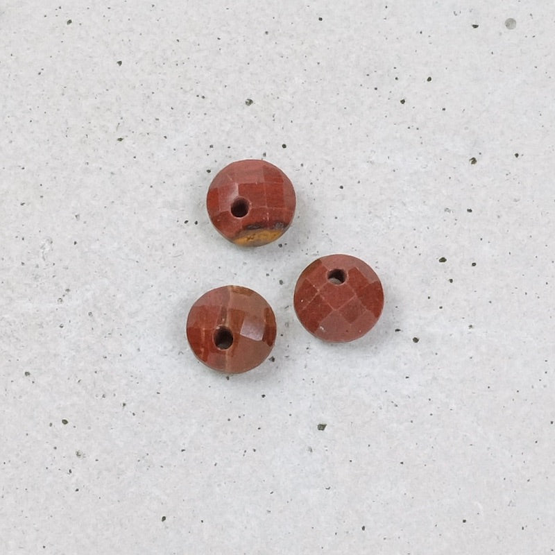 Pendentif rond facetté 6mm en pierre naturelle Jaspe rouge