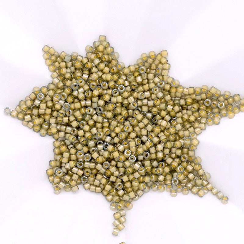 5 grammes de perles Miyuki Délica 11/0 Luminous mushroom DB2046.