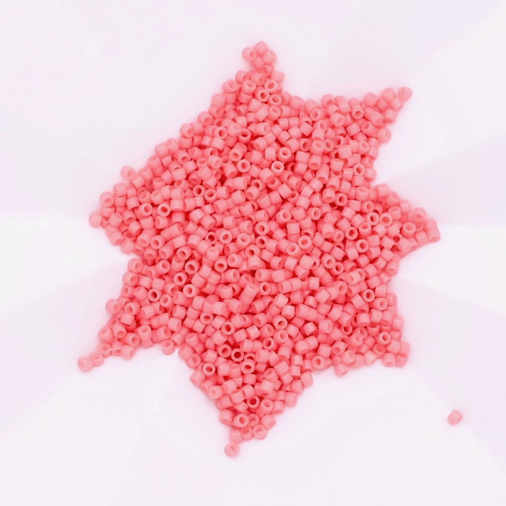 8 grammes de perles Miyuki Délica 11/0 Duracoat Opq Guava N°2155