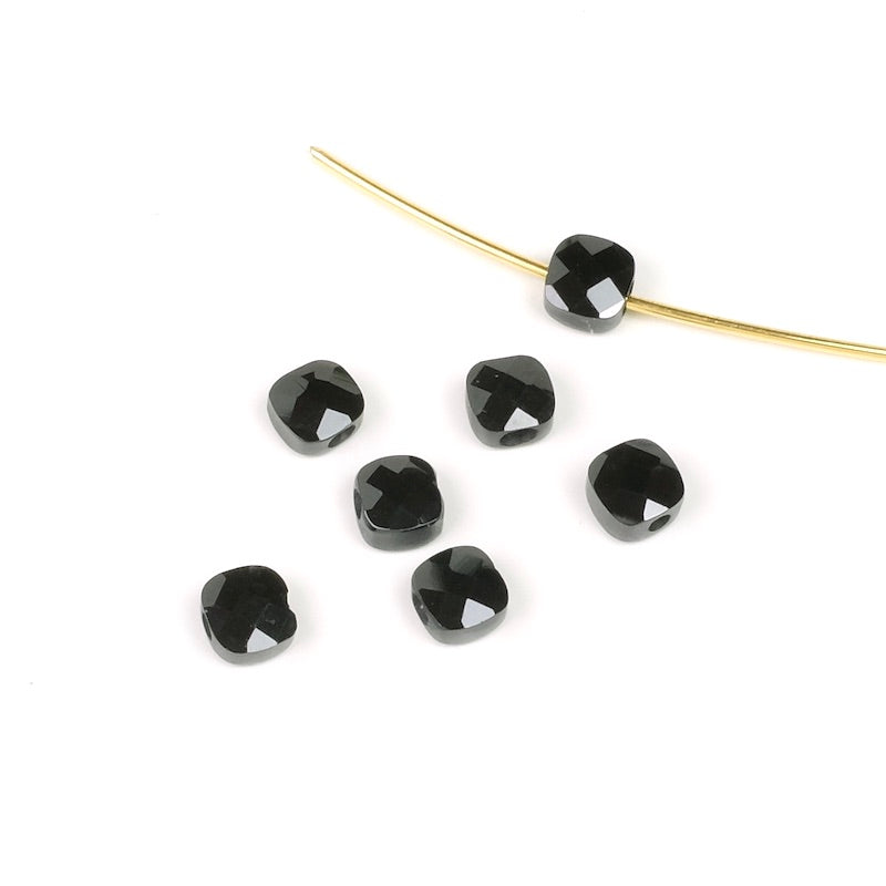 Perle naturelle carrée 4mm taille coussin en Spinelle