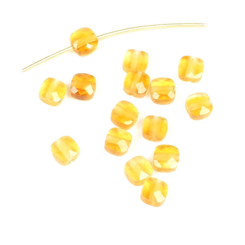 Perle naturelle carrée 4mm taille coussin en Citrine Madère