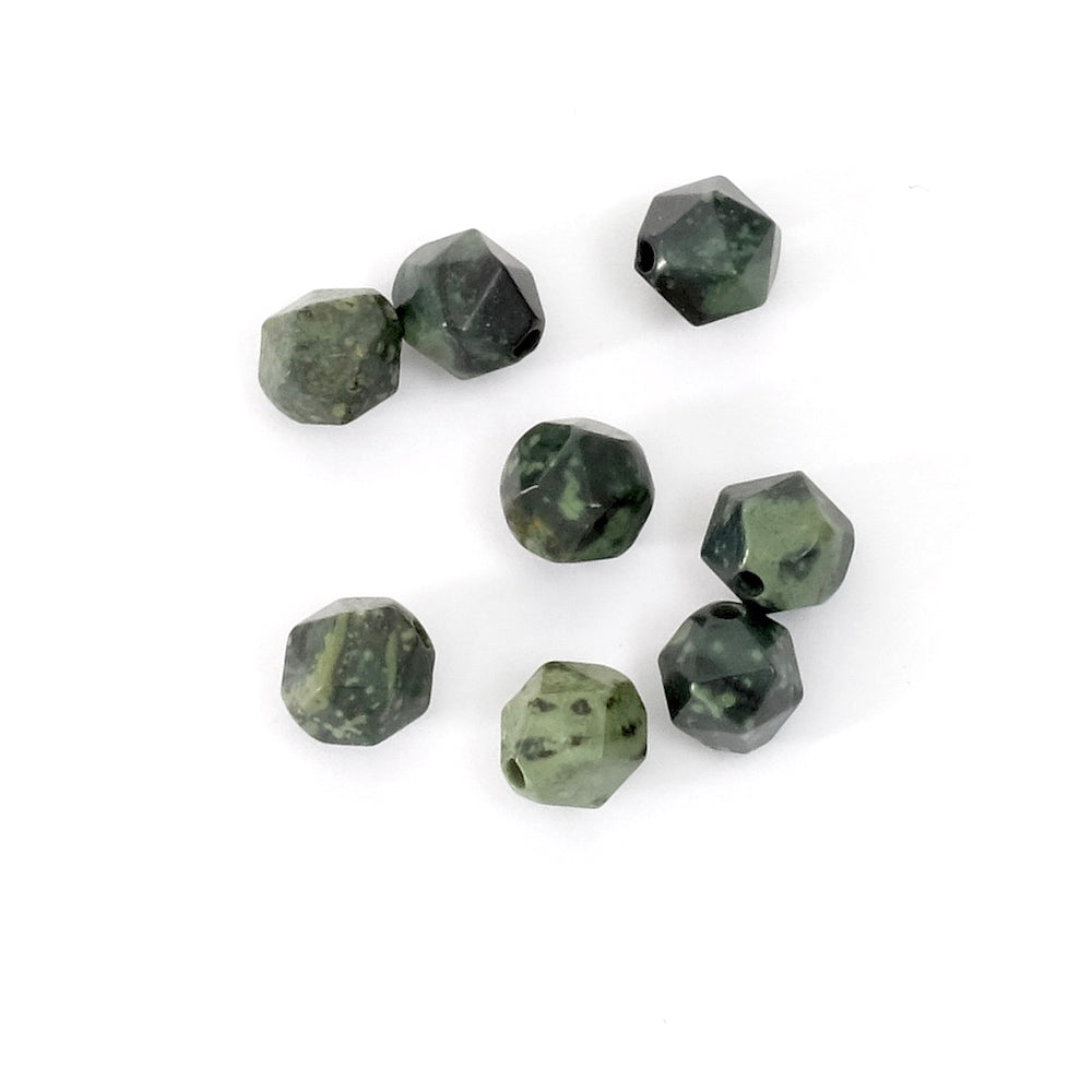 8 perles Polygones 6mm naturelles de Jaspe Kambaba