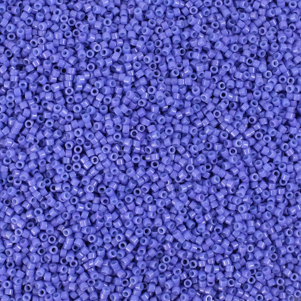 8 grammes de perles Miyuki Délica 11/0 Duracoat Opaque Dyed Violet DB2359