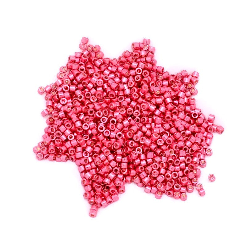 8 grammes de perles Miyuki Délica 11/0 Duracoat Galvanized Lt Cranberry N°1841 