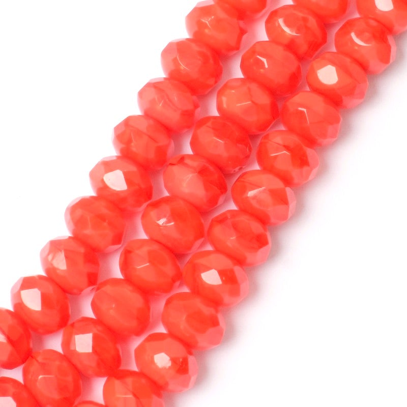 Fil de perles de Bohème facettées rouge marbré 6x8mm
