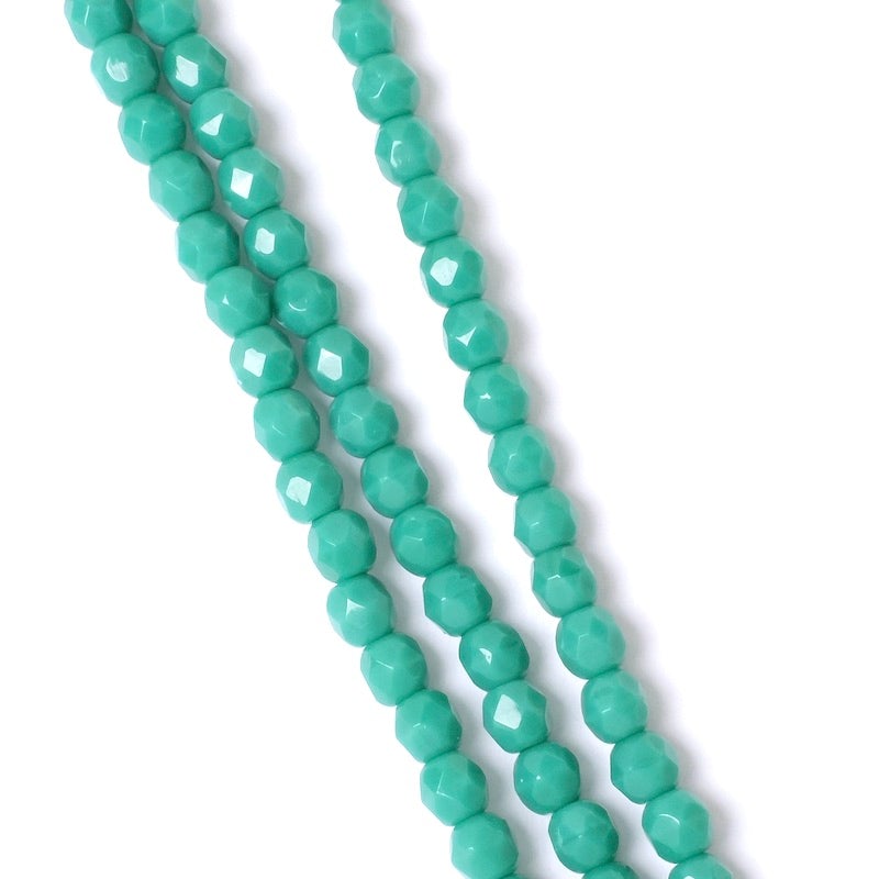 Fil de perles de Bohème rondes facettées vert émeraude opaque 4mm