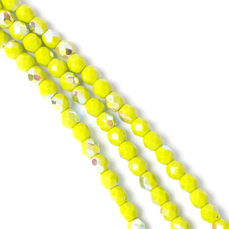 Fil de perles de Bohème rondes facettées vert chartreuse AB opaque 4mm