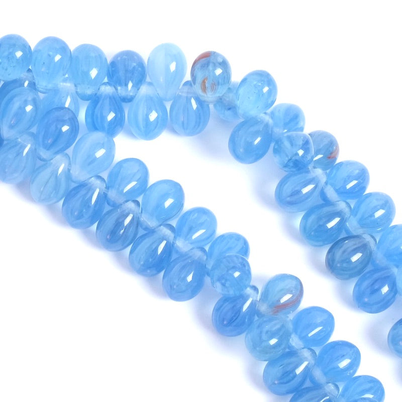 Fil de perles de Bohème gouttes 5x7mm bleu