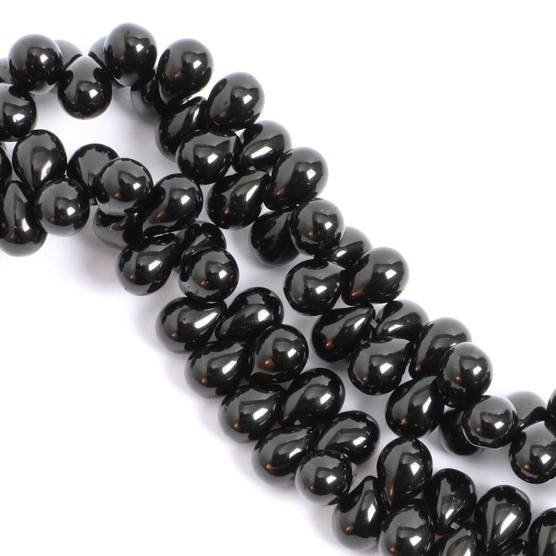 Fil de perles de Bohème gouttes 5x7mm noir opaque