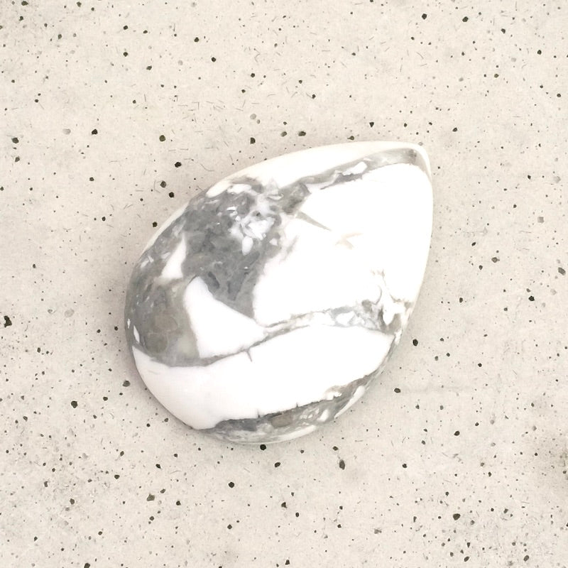 Cabochon pierre naturelle Goutte 25 x 18mm Howlite
