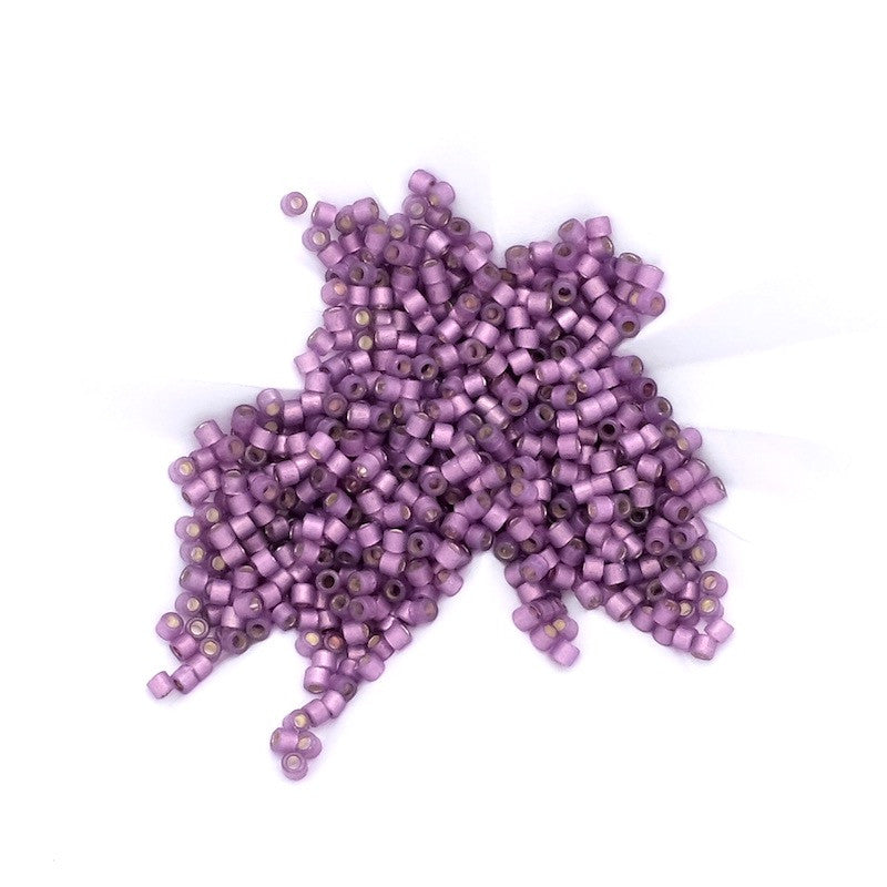 8 grammes de perles Miyuki Délica 11/0 Duracoat S/L Dyed Lilac N°2182