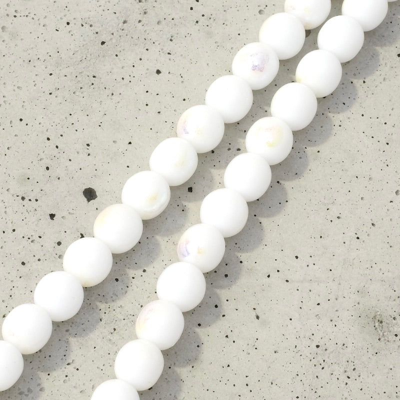 Fil de perles de Bohème rondes 6mm blanc opaque AB