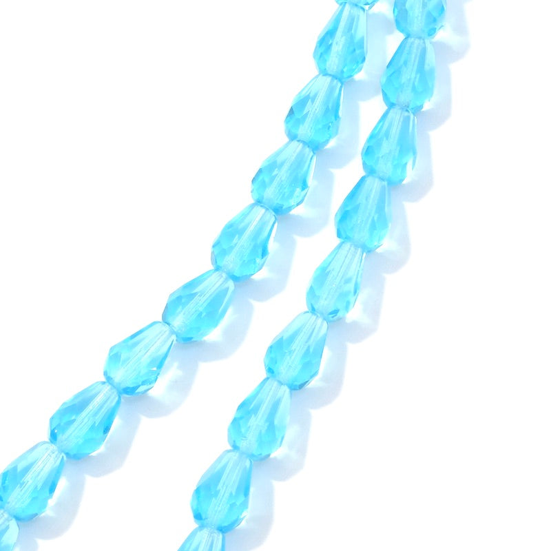 Fil de perles de Bohème gouttes 10x7mm bleu azur transparent