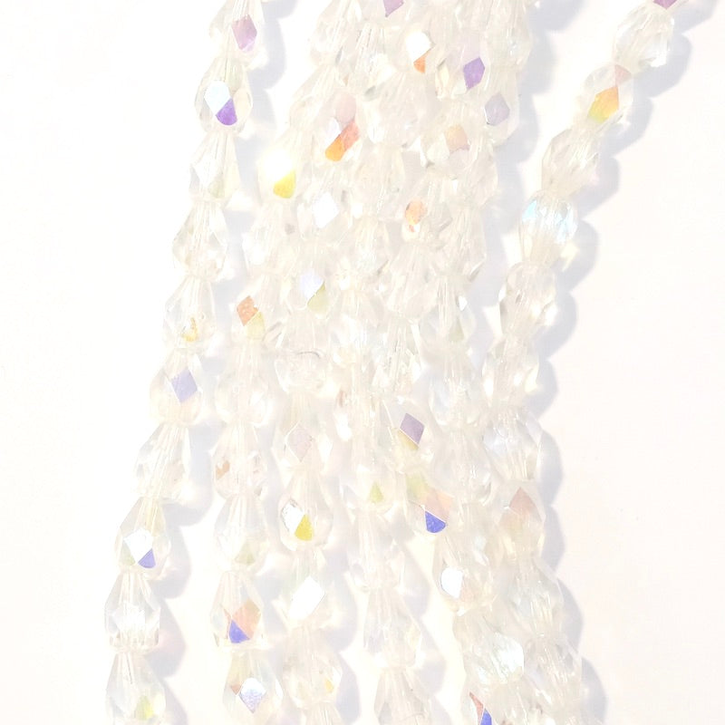 Fil de perles de Bohème gouttes 7x5mm transparent irisé AB