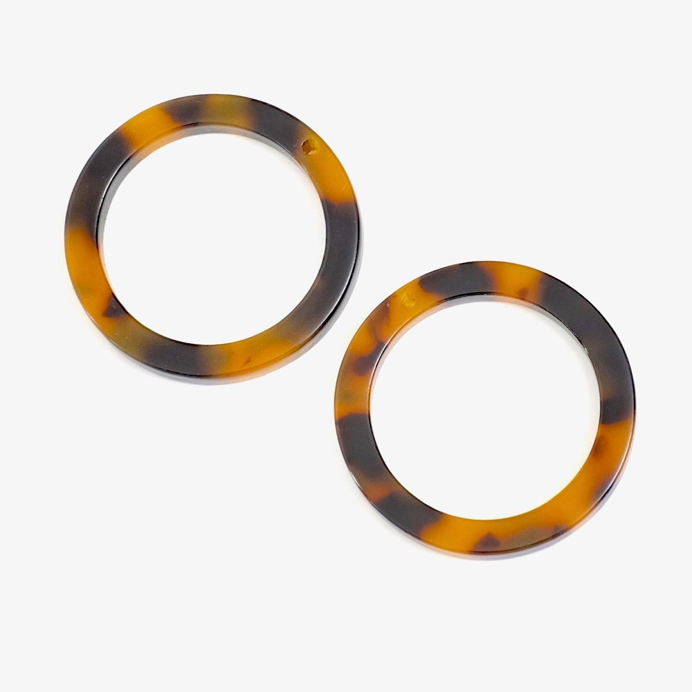 2 pendentifs anneaux en acétate marron