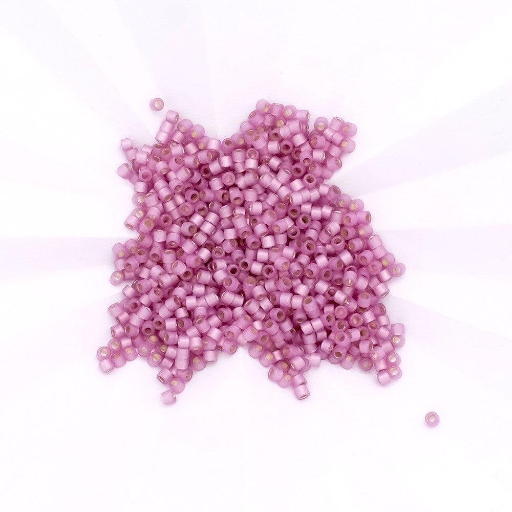 8 grammes de perles Miyuki Délica 11/0 Duracoat SF S/LDyed Orchid N°2180