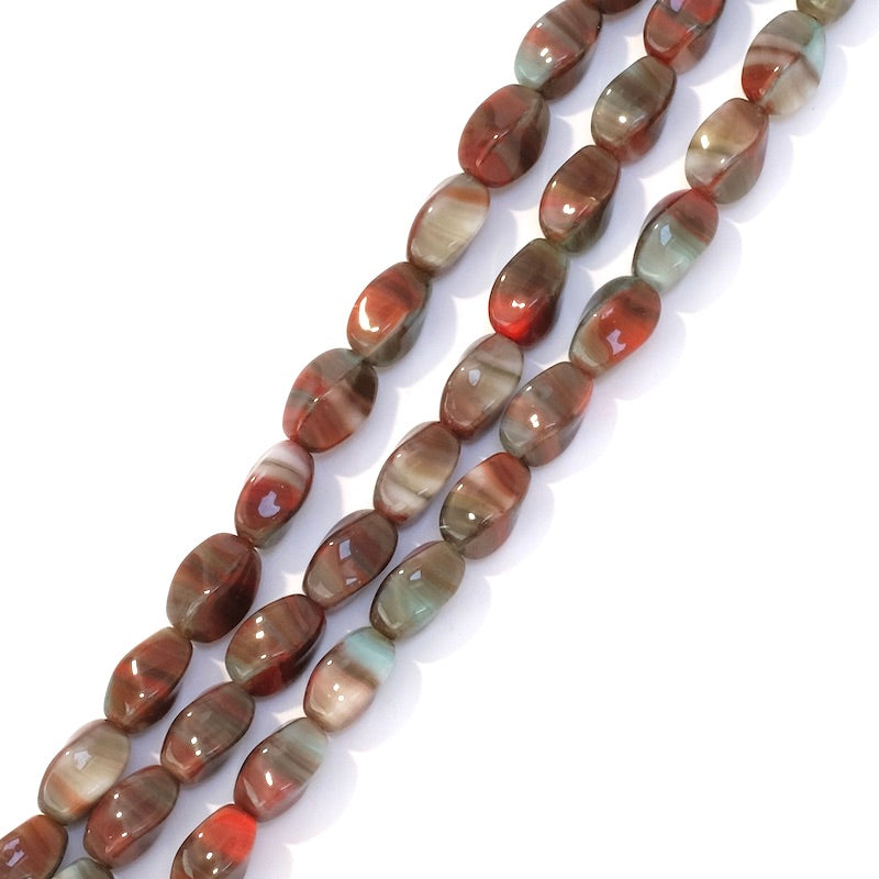 Fil de perles de Bohème ovales twistées 9x6mm Rouge opaque marbré