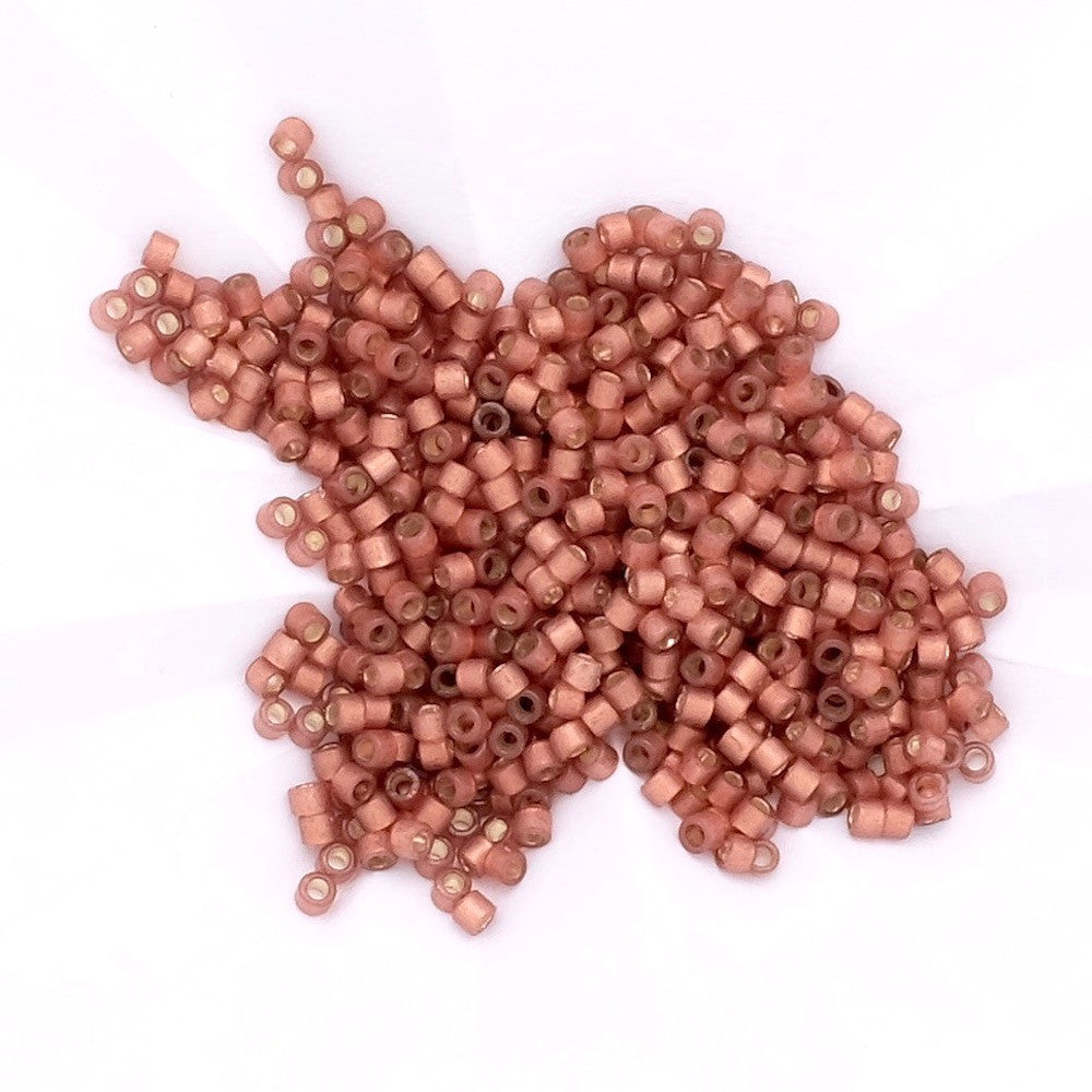 8 grammes de perles Miyuki Délica 11/0 Duracoat SF S/L Magenta N°2179 
