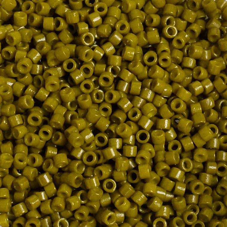 8 grammes de perles Miyuki Délica 11/0 Duracoat Opaque Spanish Olive DB2141