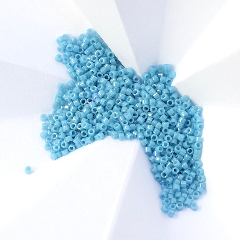 5 grammes de perles Miyuki Délica 11/0 Opq Med Turquoise Blue Luster DB0218