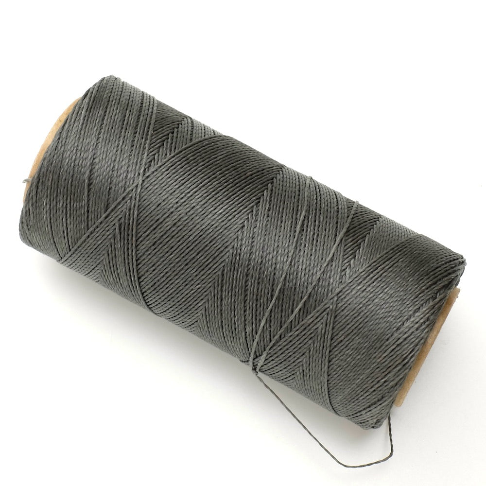 Bobine De Fil Ciré Linhasita Pour Micro-macramé, 1mm Vert Twist M01 180m 1 Rotated Bobine De Fil Ciré Linhasita Pour Micro-macramé, 1mm Vert Twist M01 180m 1 Rotated