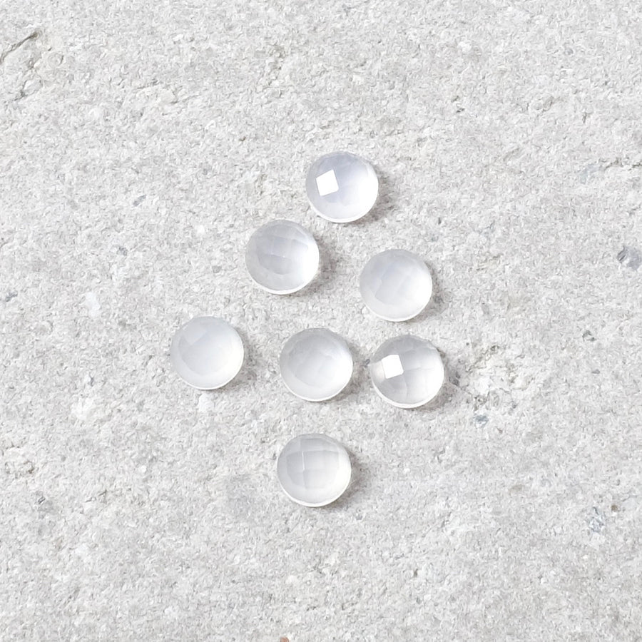 2 Cabochons de pierre naturelle Rond 4mm Facetté White Onyx