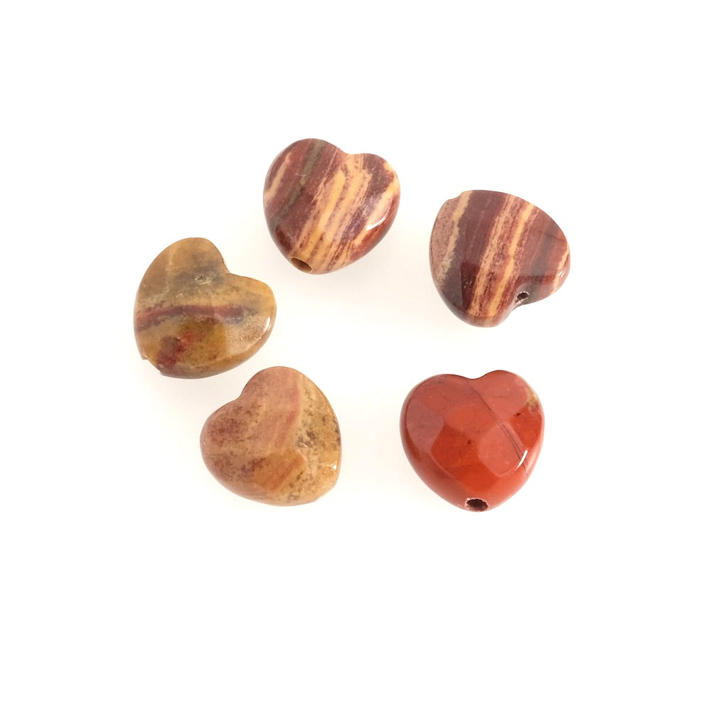 4 perles naturelles cœur facetté Jaspe rouge