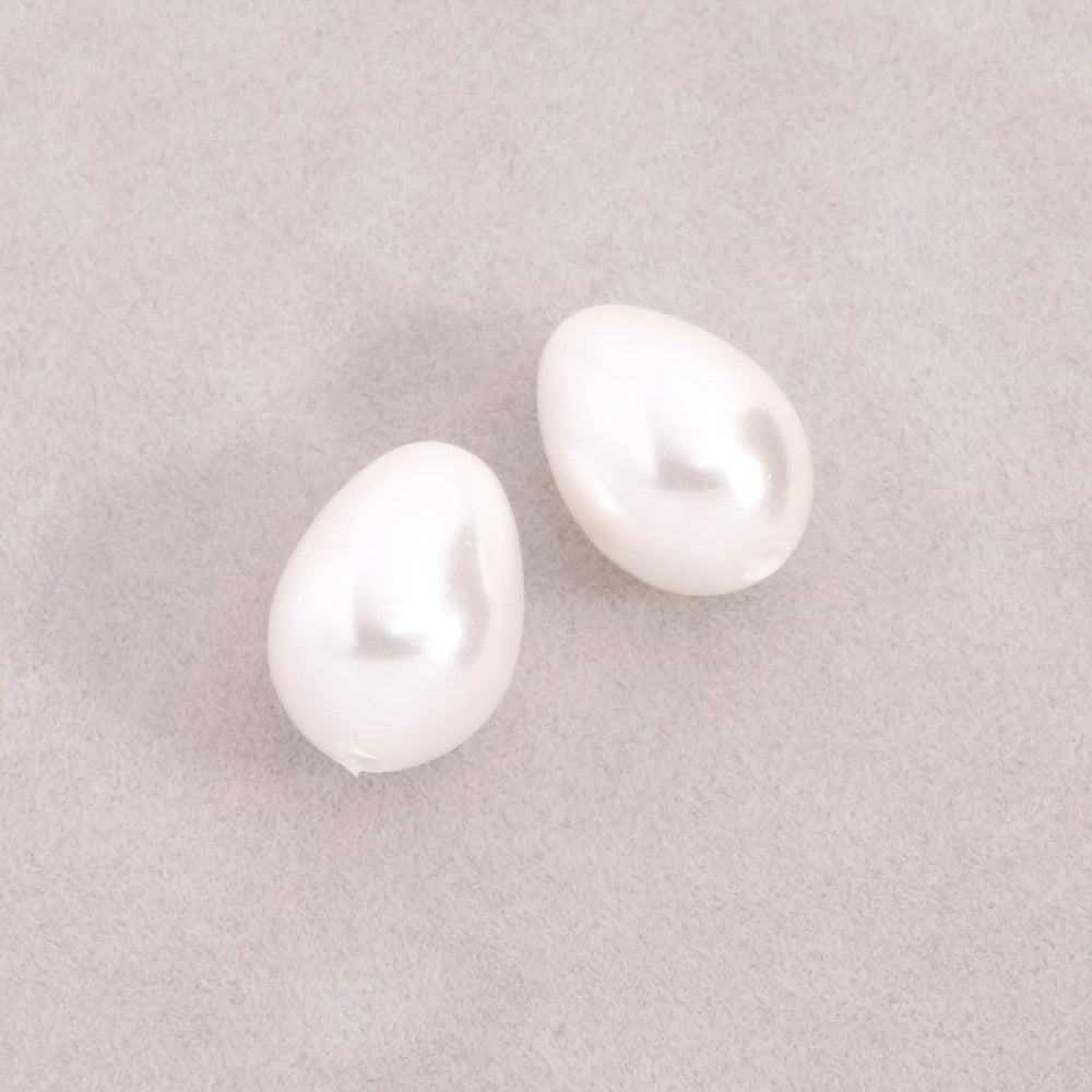 2 perles gouttes de Nacre blanche naturelle