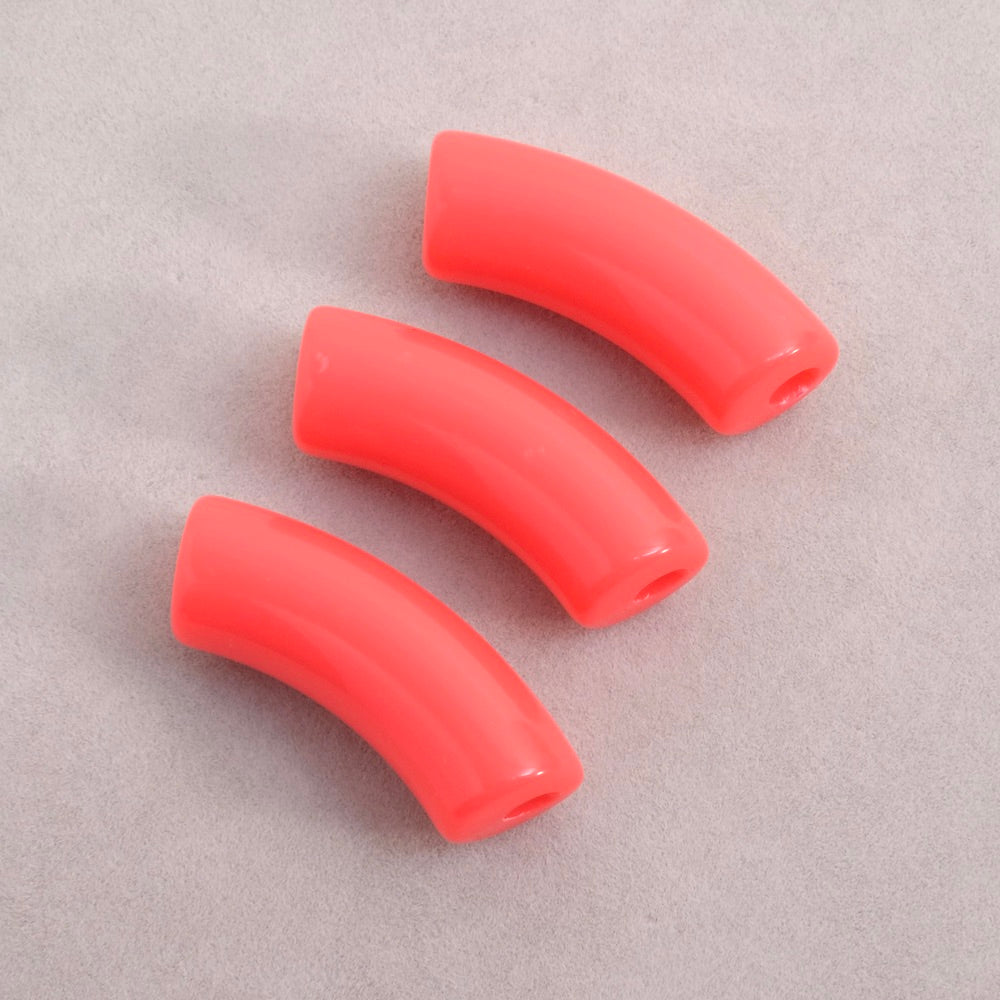 Perle tube courbe incurvée en acrylique rose corail à l'unité
