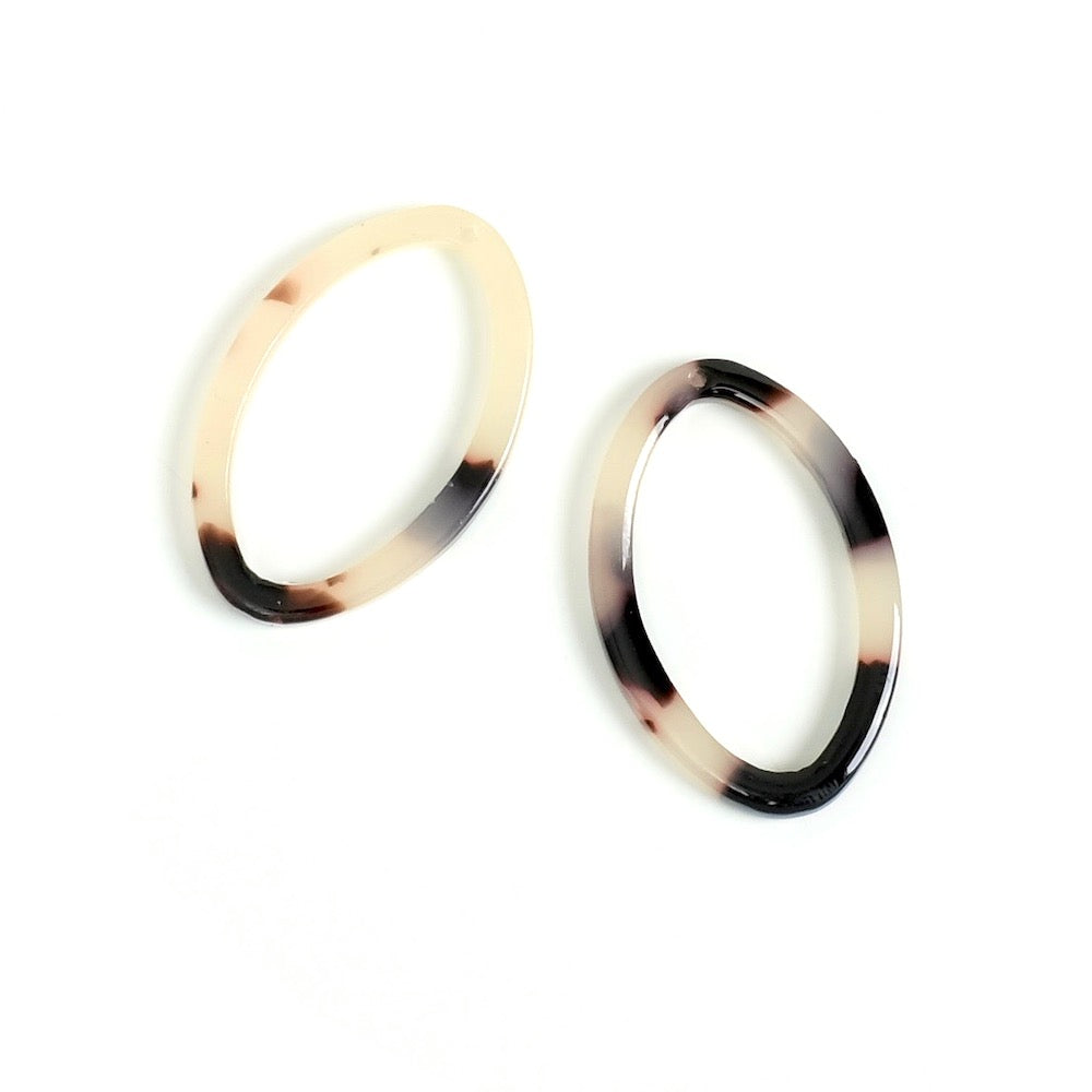 2 pendentifs anneaux Ovales en acétate Beige