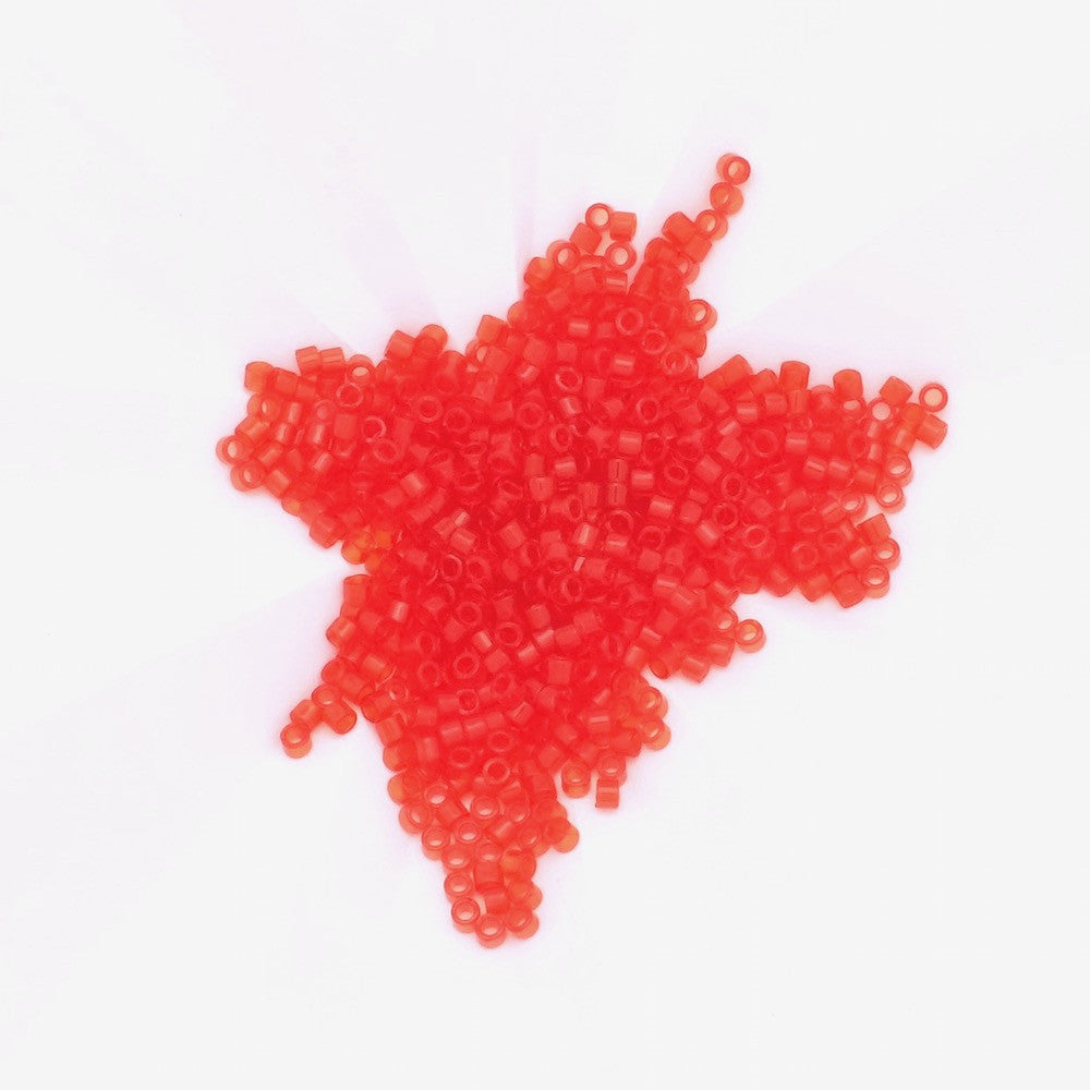 8 grammes de perles Miyuki Délica 11/0 Transparent Dk.Tangerine N°0704 