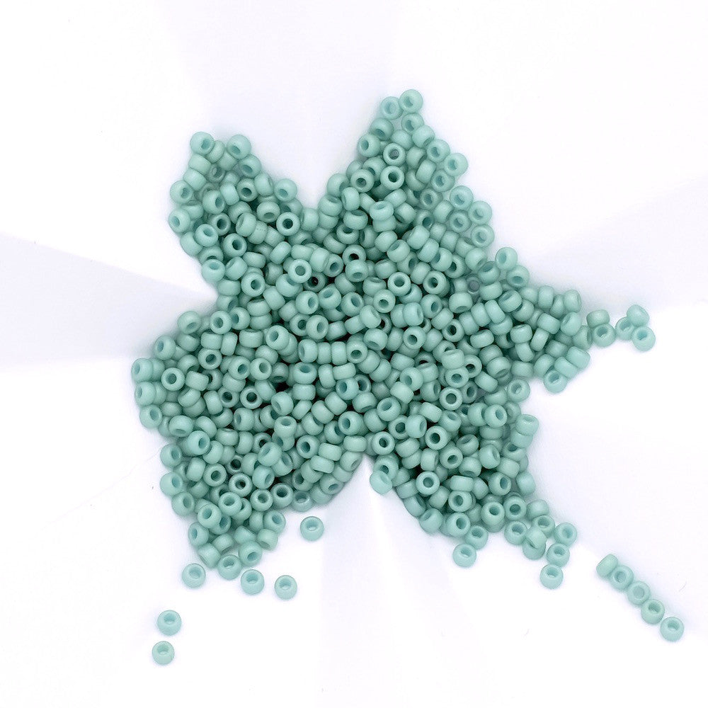 8 grammes de perles Miyuki Rocailles 11/0  Vert jade mat N°2028