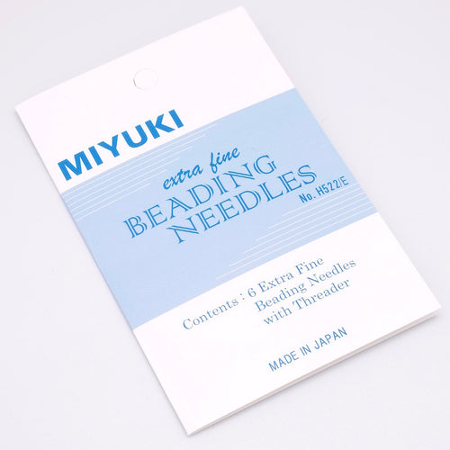 Kit de 6 aiguilles extra fines Miyuki avec enfile aiguille.