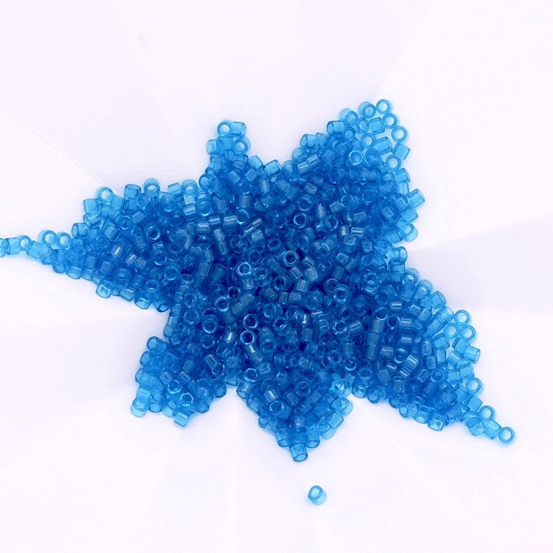 8 grammes de perles Miyuki Délica 11/0 bleu transparent N°714